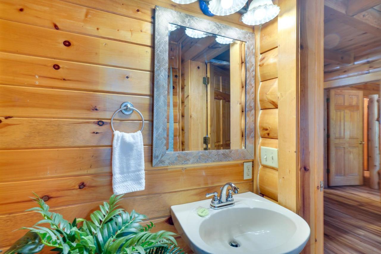 Lovely Gatlinburg Cabin With Private Hot Tub! Kültér fotó
